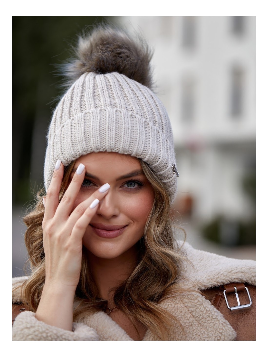 Beige Wintermütze C1 - Online-Shop - Boutique